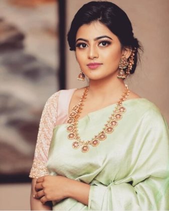 Kayal Anandhi Marriage Photos: Husband Name Socrates, Wedding Place